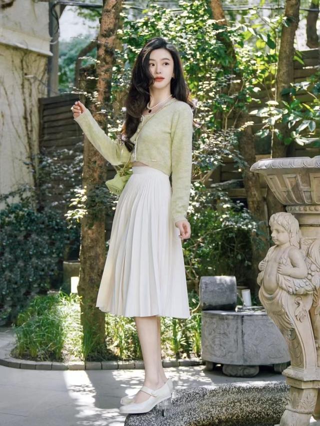 穿衣高级的女人有这5个特点,一看就很有氛围感