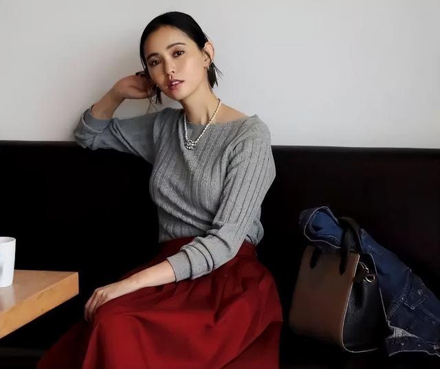 穿衣高级的女人有这5个特点,一看就很有氛围感