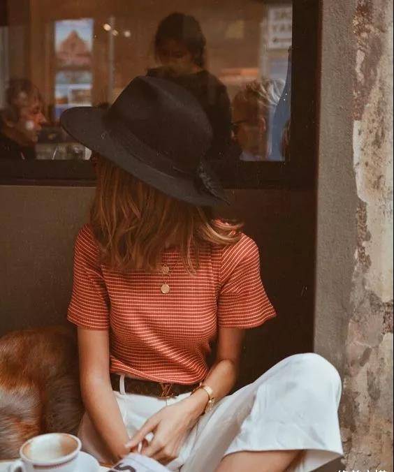 旧爱新欢的“条纹”如何显时髦?提炼穿搭妙招,招招让你成高手