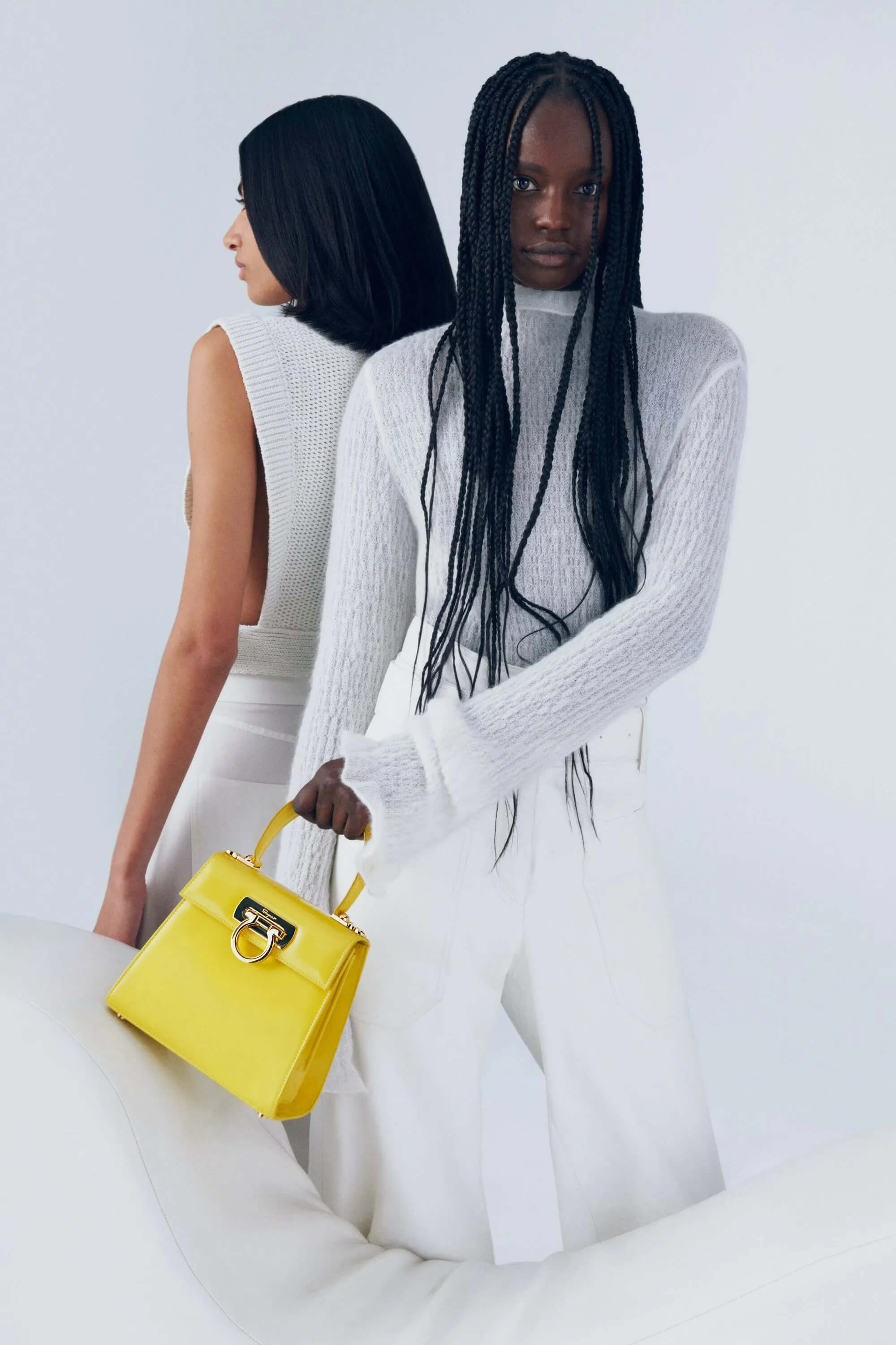 一款传承30年的传奇手袋:Salvatore Ferragamo为经典Top Handle Bag融入现代美感