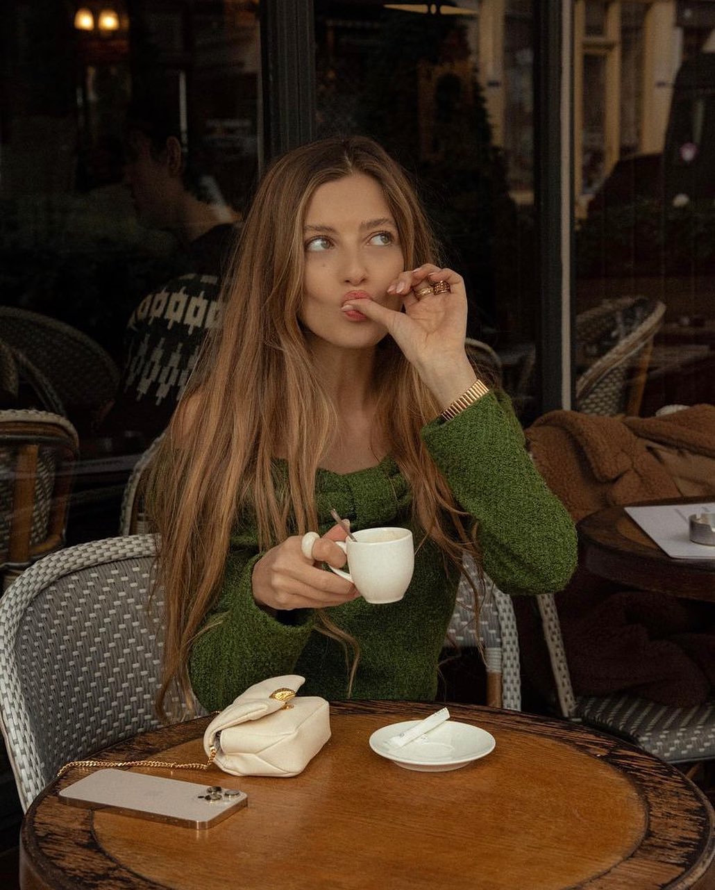 如果你也喜欢法式穿搭,这个收集“法国风格缪思”的帐号必须关注