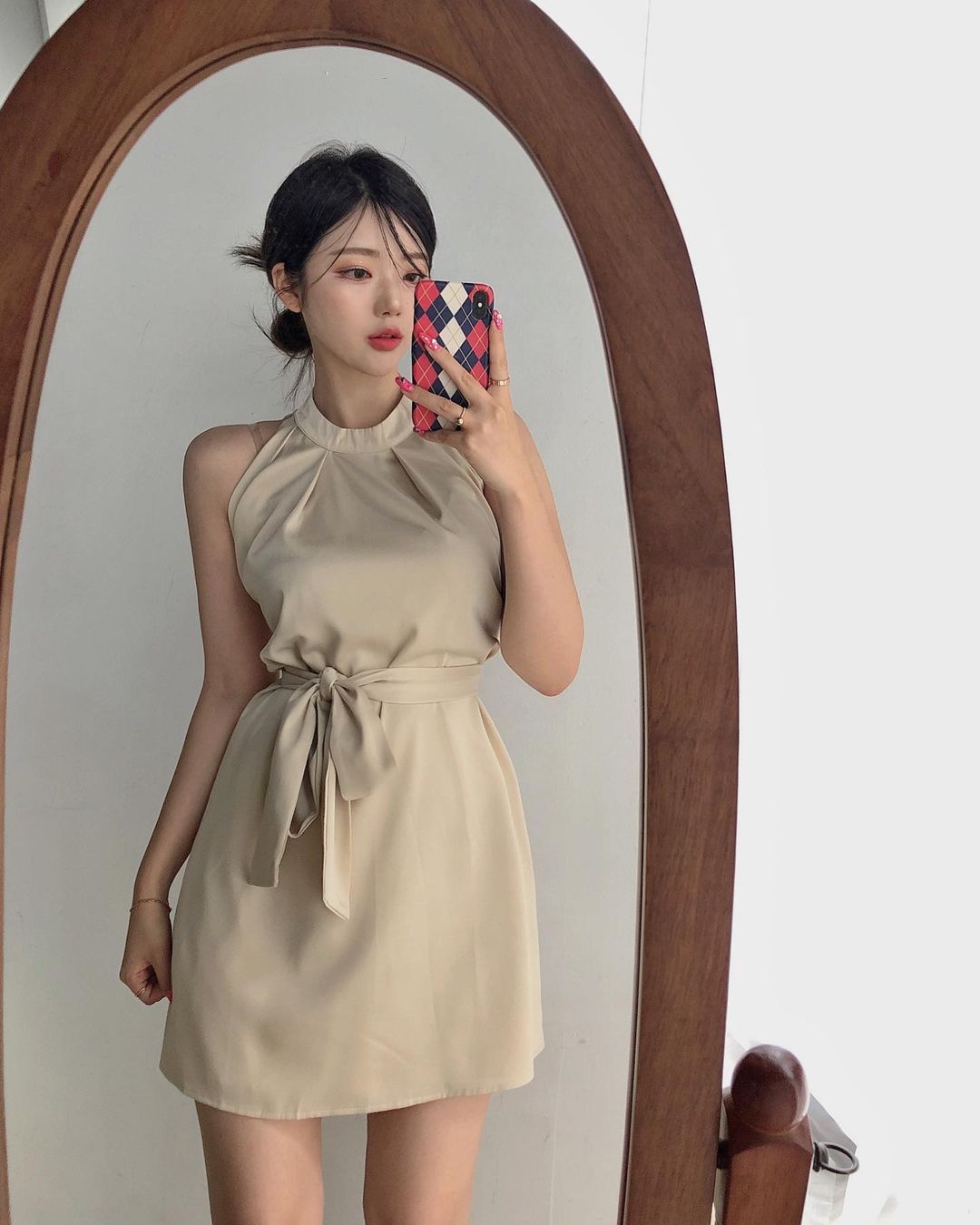 发尾越翘越好看,不守规矩的羽毛包包头,现在韩国女生都在绑