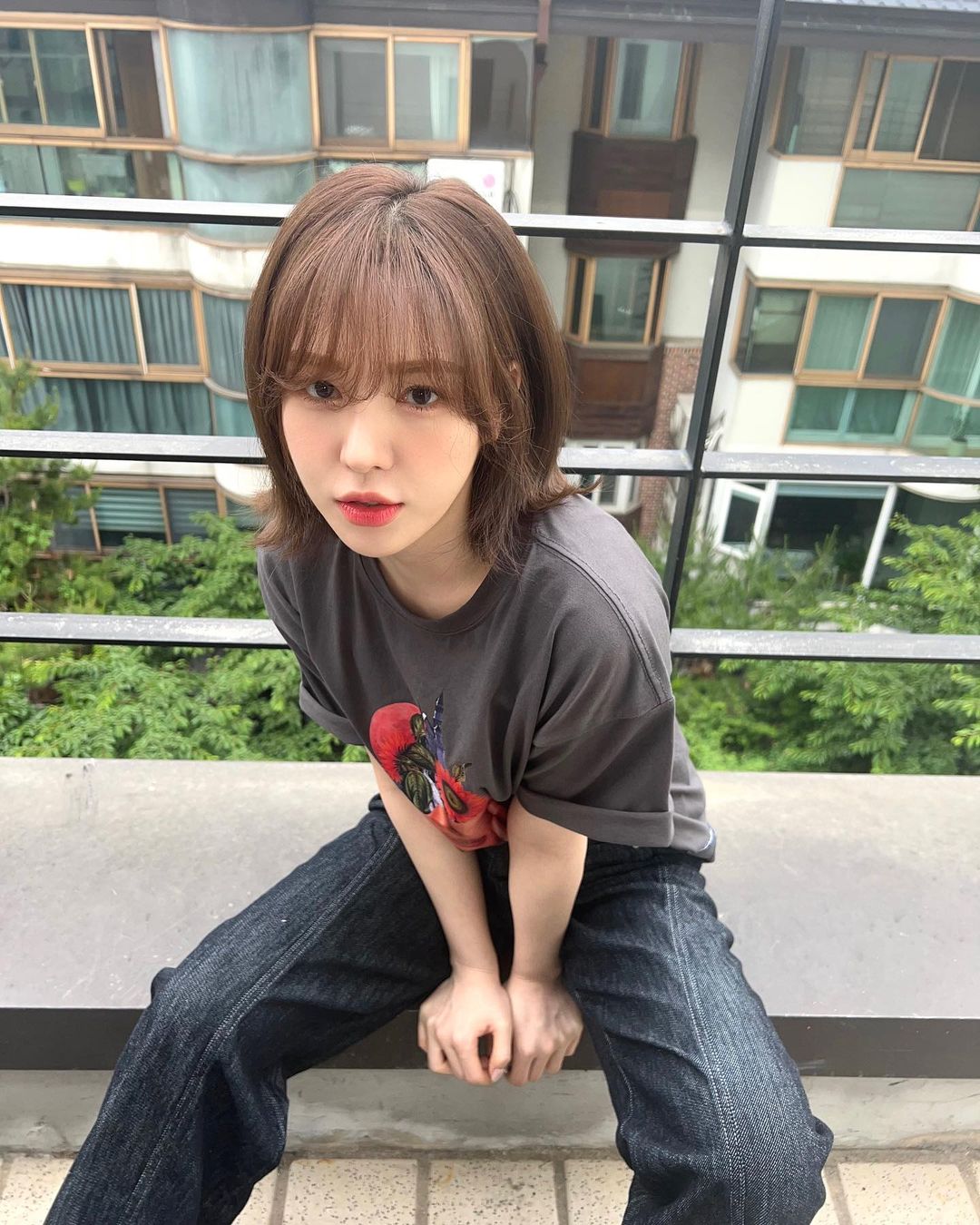 想尝试层次剪却害怕过于前卫,就从韩国盛行的轻羽剪着手吧