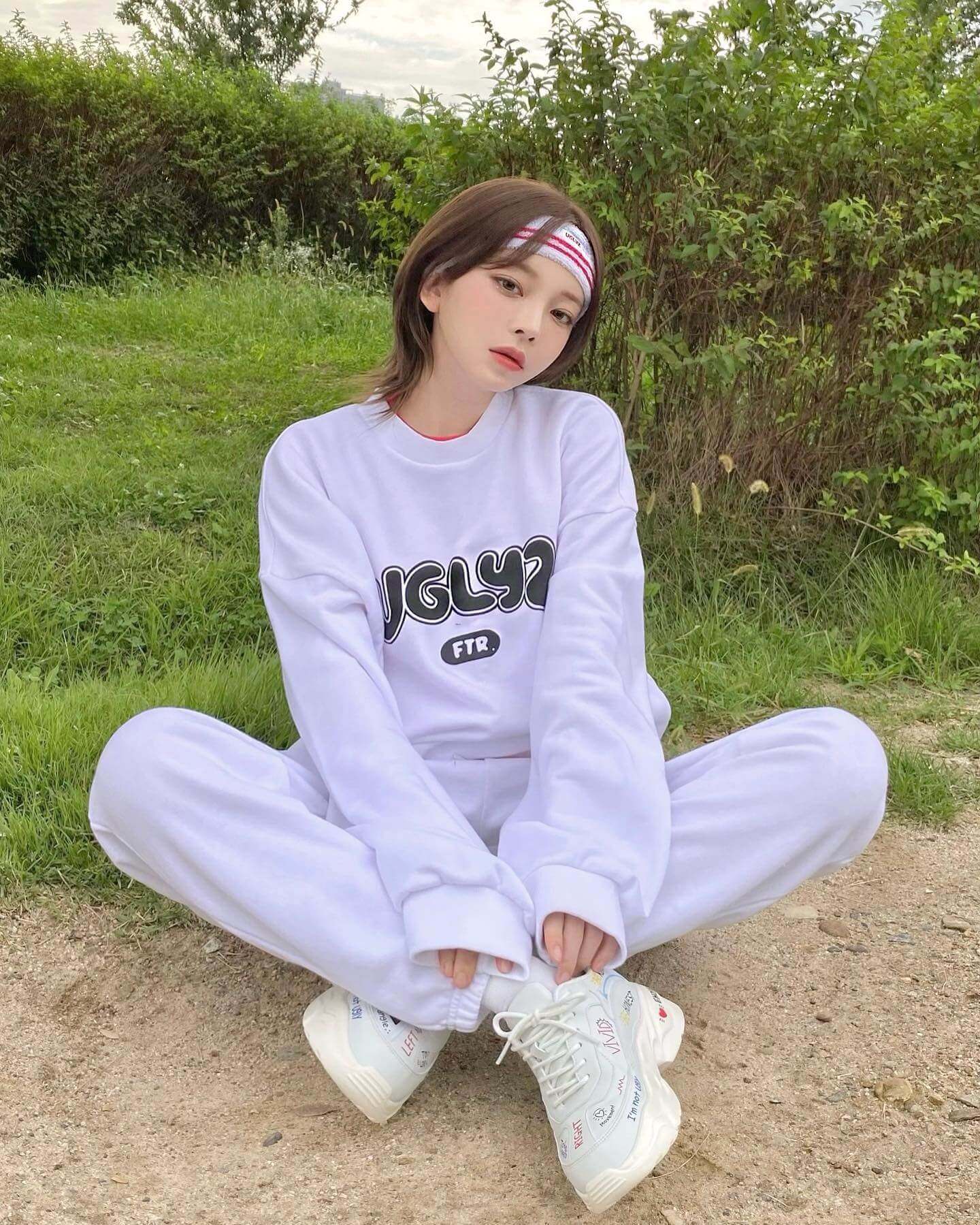 想尝试层次剪却害怕过于前卫,就从韩国盛行的轻羽剪着手吧