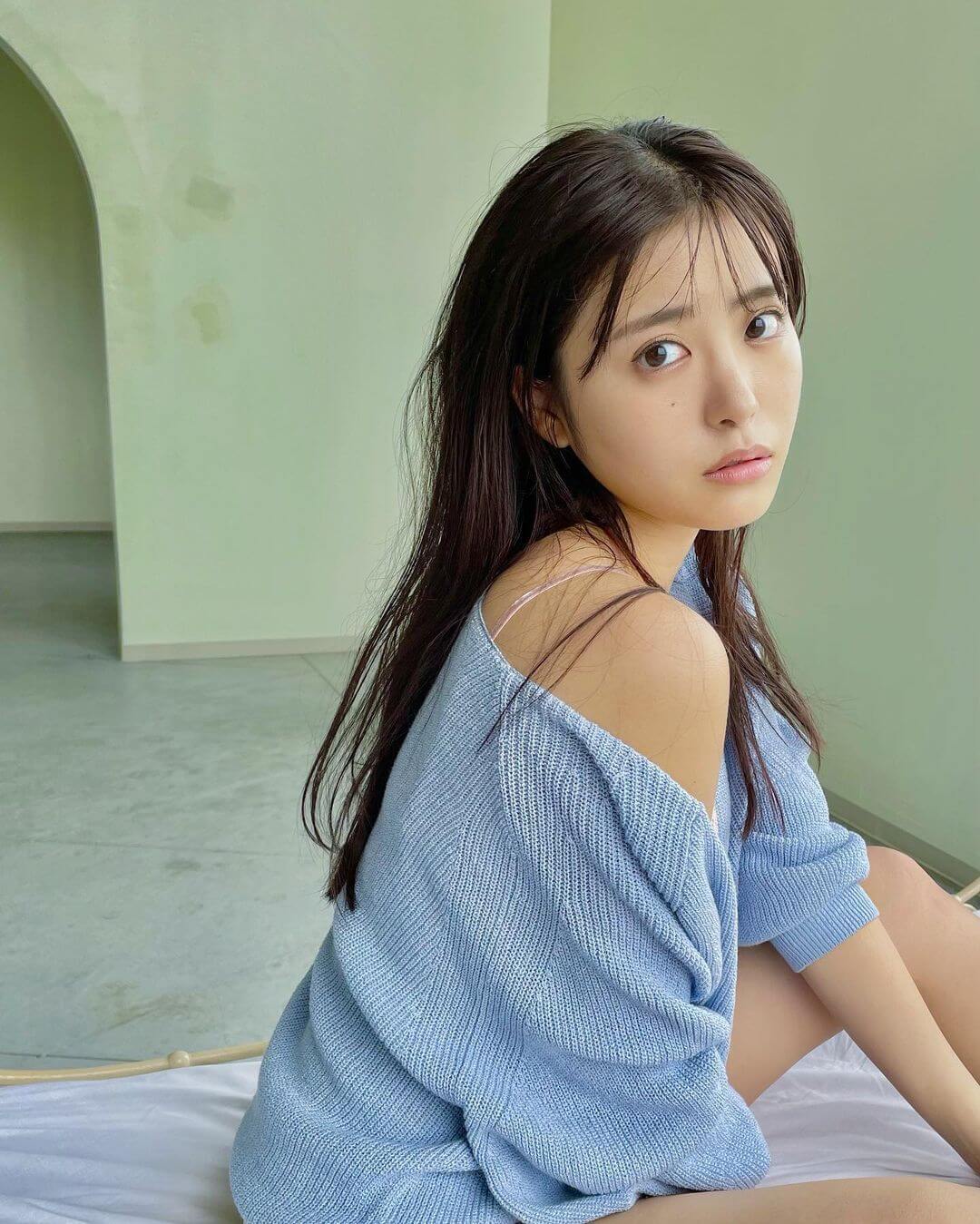 美人痣加可爱酒粒 丰腴美女竹内花