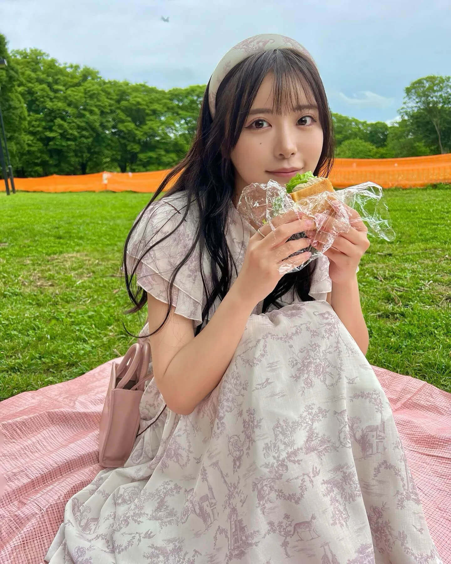 美人痣加可爱酒粒 丰腴美女竹内花