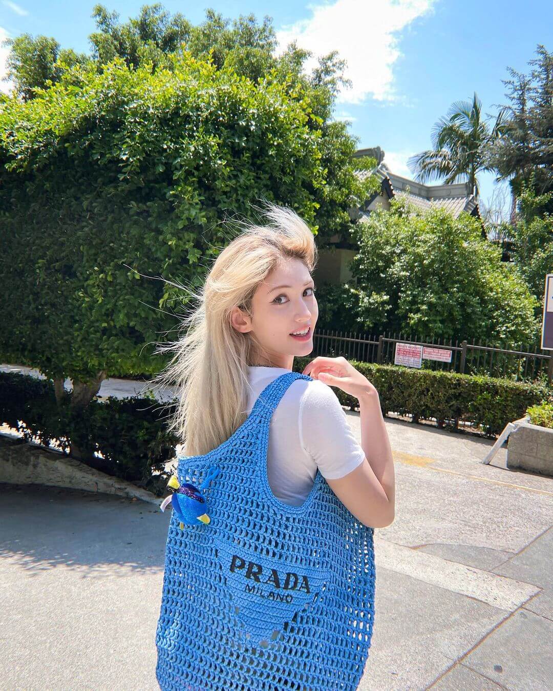 女星很认真,男星疯狂搞怪!从晒包照看韩国明星的差异