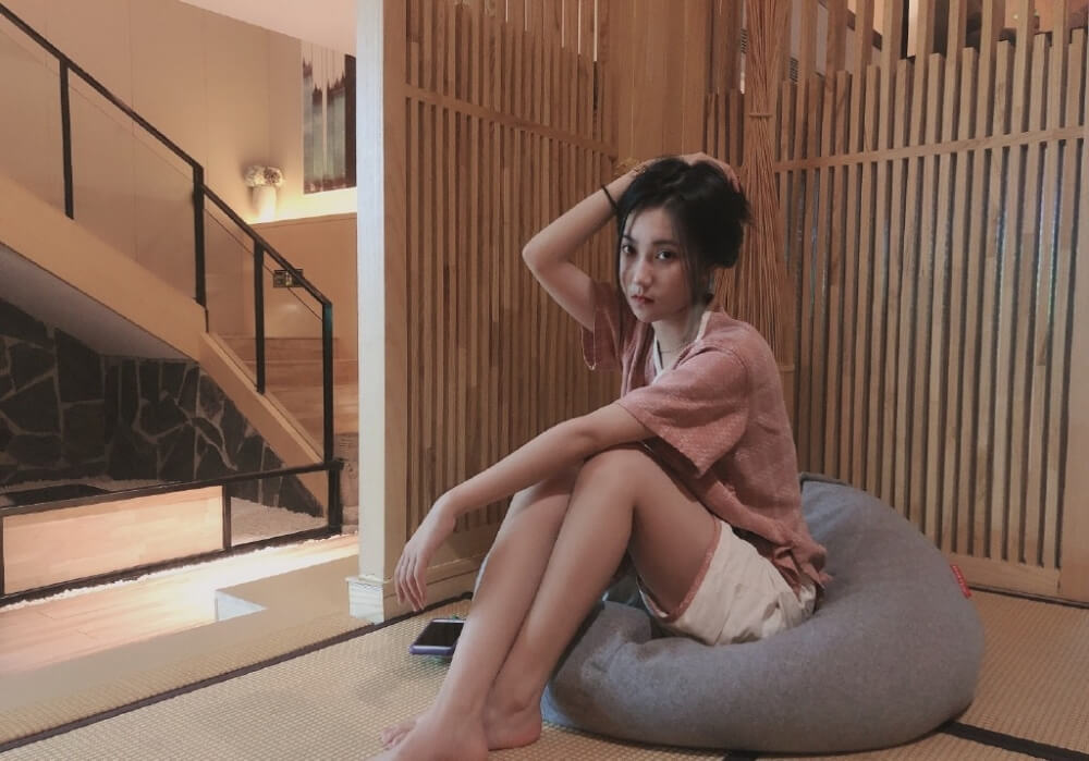 舒一灵哪里人 美女明星舒一灵休闲生活照