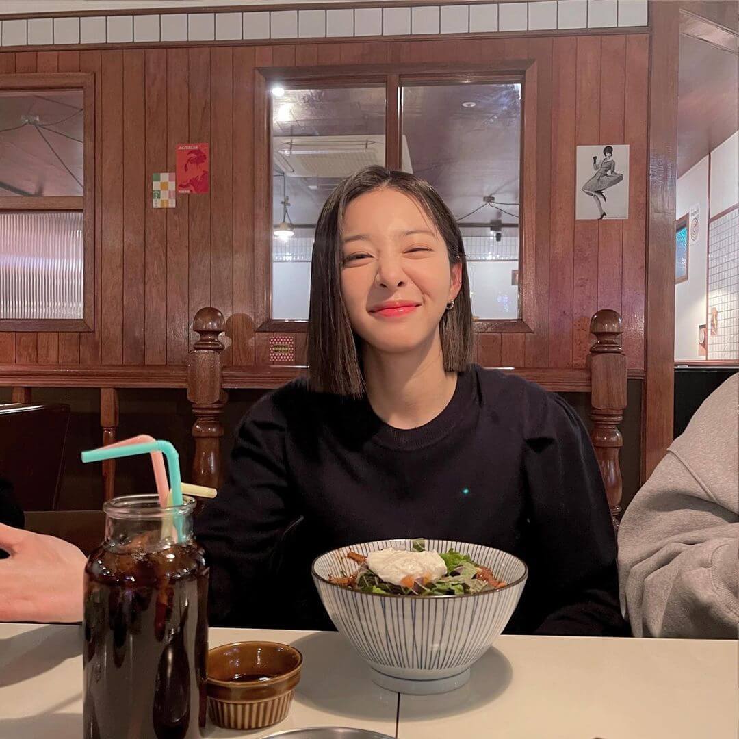 简单穿搭就好看：向三位日系博主们取经，职场穿搭这样才好看