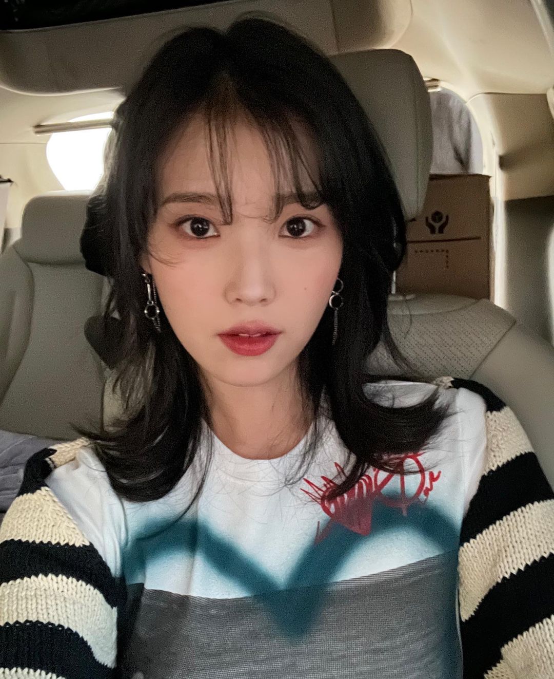 今年秋冬要当个个性少女还是知性女子?来看2022秋冬发型趋势