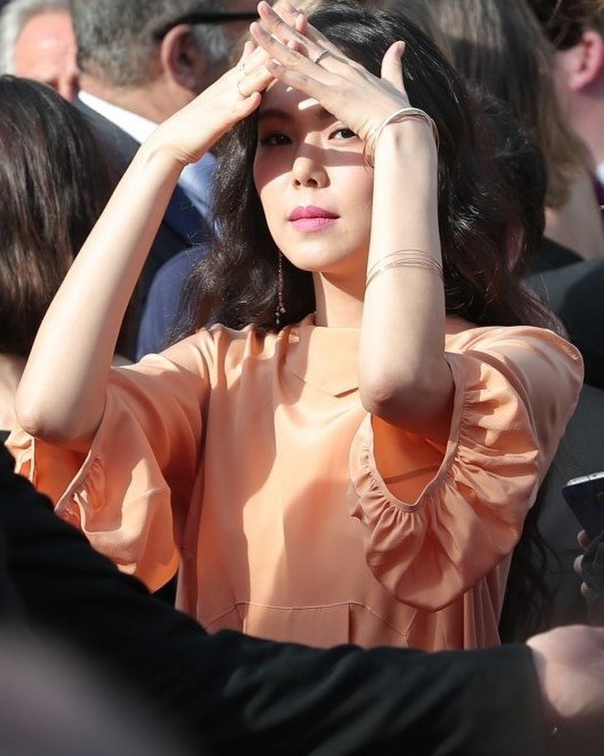 女人们都想成为金敏喜:媚骨天生的松弛感美人到底是靠什么?