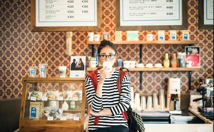 旧爱新欢的“条纹”如何显时髦?提炼穿搭妙招,招招让你成高手