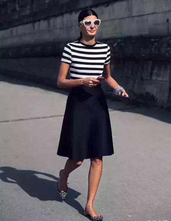 旧爱新欢的“条纹”如何显时髦?提炼穿搭妙招,招招让你成高手