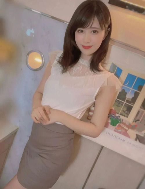 樱井麻美个人资料番号作品写真：银行女秘书出道做轻熟女优