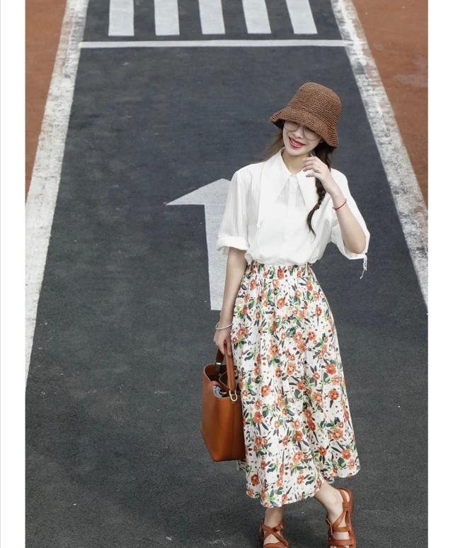 会穿衣的女人都懂得搭配技巧！用好这四大单品高级耐看还显气质