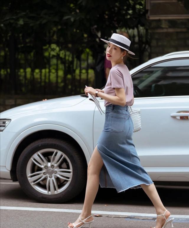 会穿衣的女人都懂得搭配技巧！用好这四大单品高级耐看还显气质