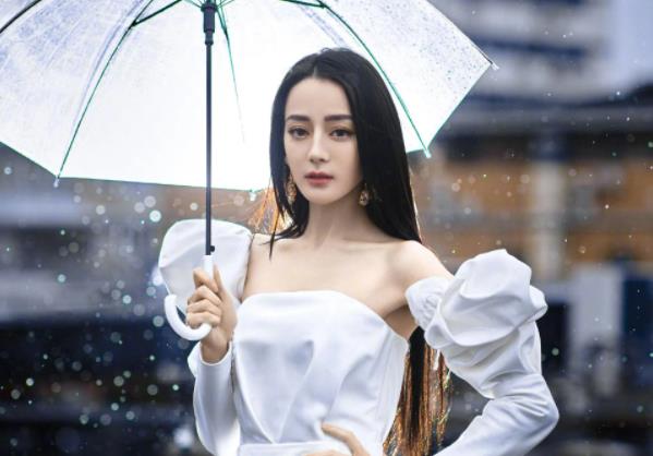 迪丽热巴三部曲是什么 迪丽热巴女朋友是谁 娱乐 第2张