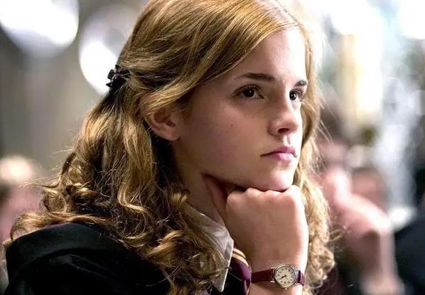 哈利波特赫敏最后为什么死了 哈利波特赫敏和谁在一起了 哈利波特赫敏最后为什么死了 哈利波特赫敏和谁在一起了