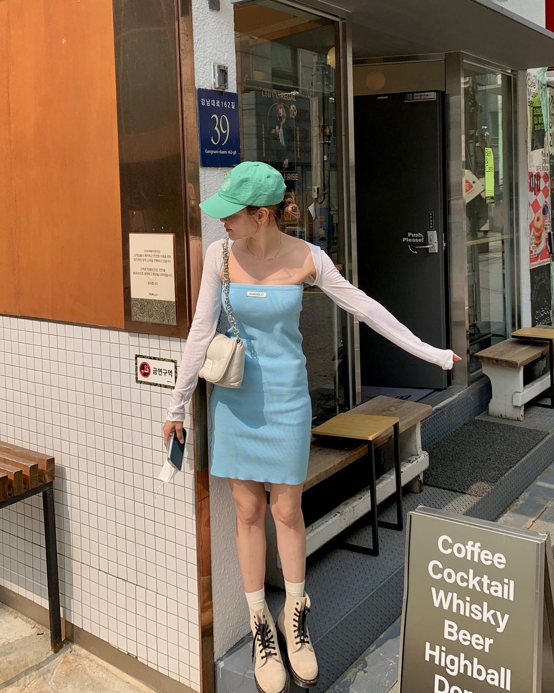 用穿搭抓住夏天的尾巴，赶紧将迷你裙拿出来晒一晒