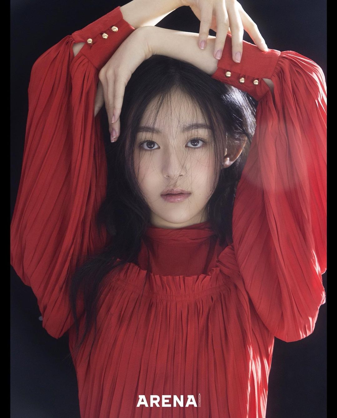 金高银的厌世小妹、演艺圈的画报妖精：《小女子》的老么朴持厚气质超仙气 时尚 第2张