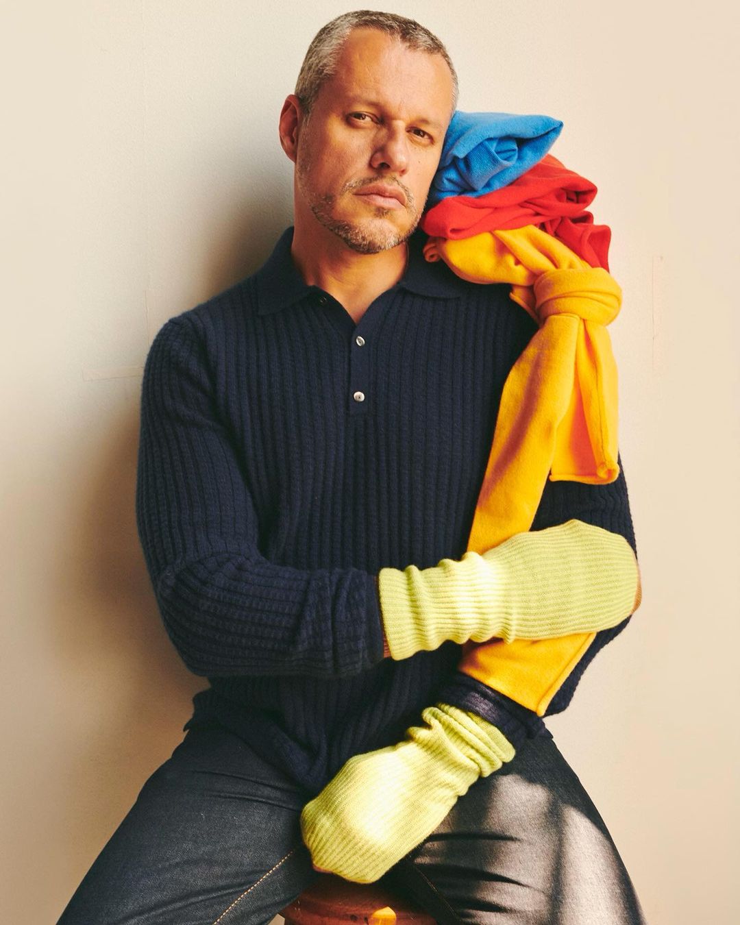 秋天针织衫来得正是时候!Gigi Hadid推出服饰品牌Guest In Residence