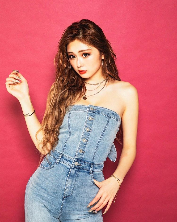 时髦感满满的辣妹！古川优奈热情大方让人想被她征服！