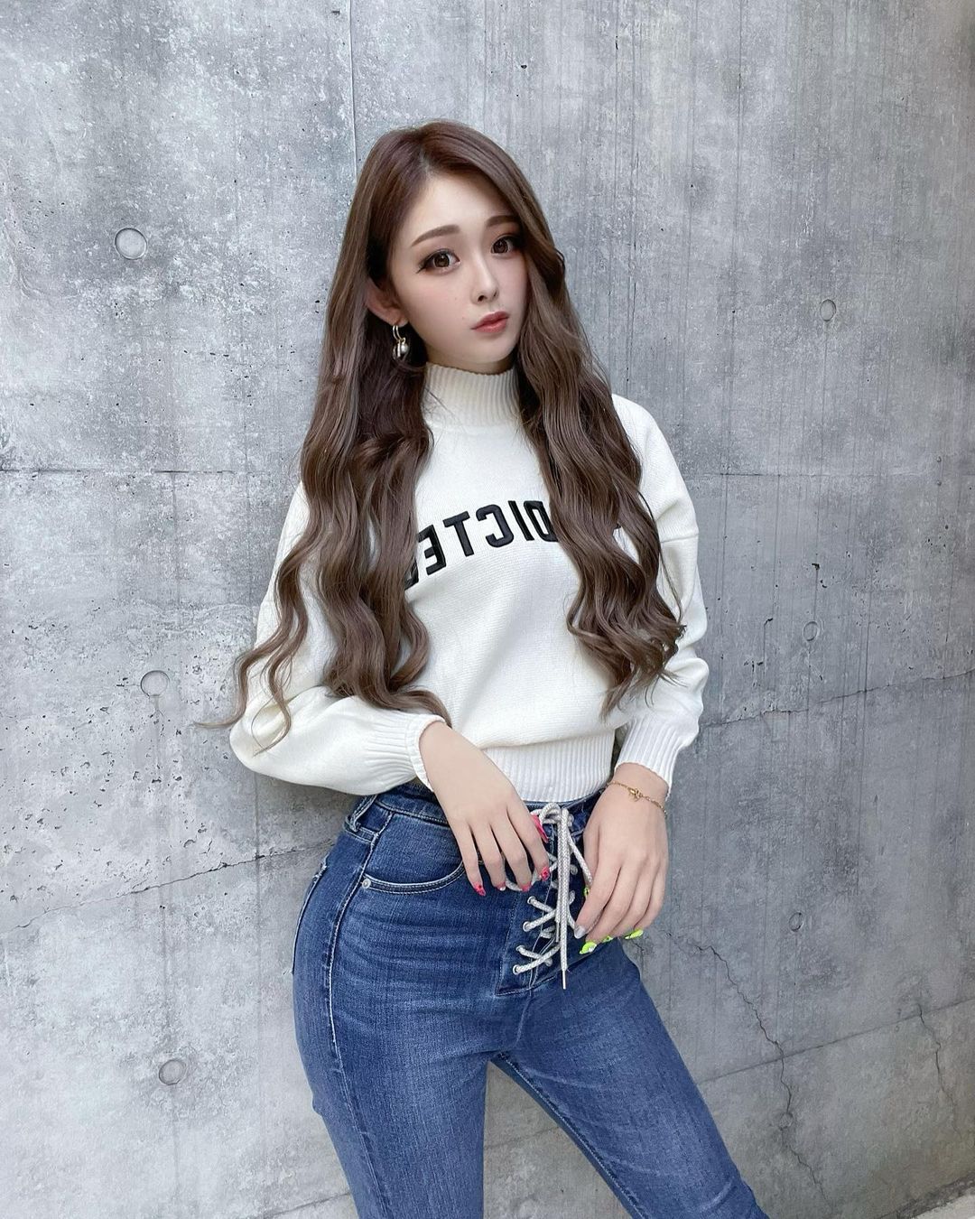 时髦感满满的辣妹！古川优奈热情大方让人想被她征服！