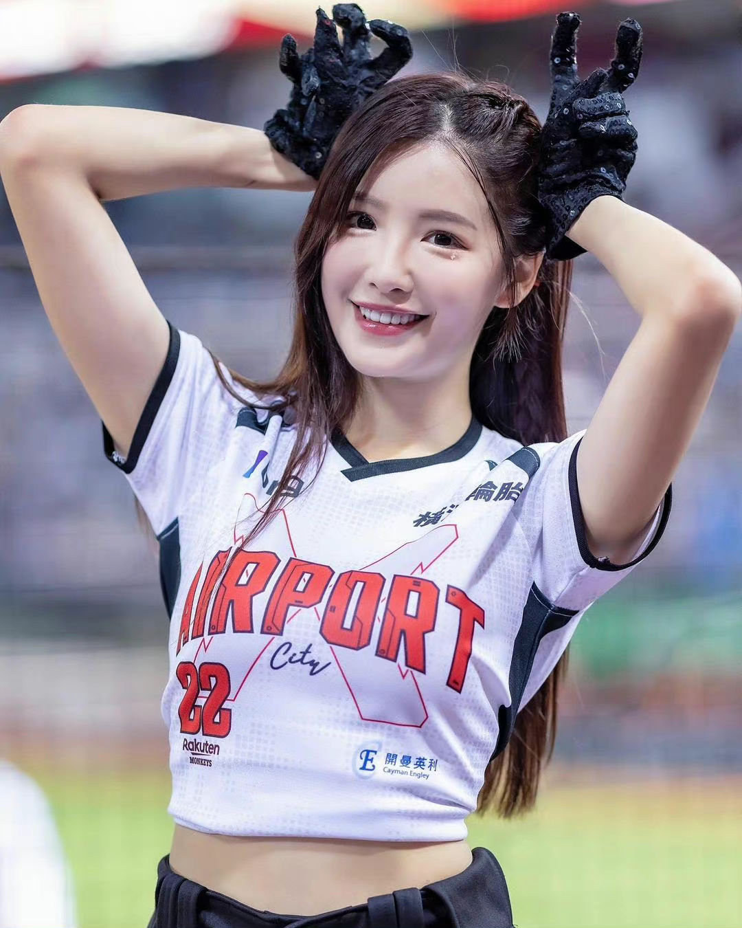 超甜女孩菲菲Aviva真理裤上阵,性感热舞被网友疯狂刷屏!