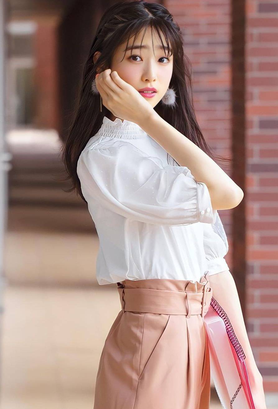 高桥光：日本演员及专属模特高新气质引发热烈反响