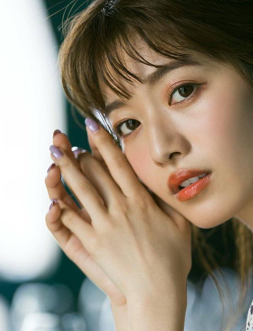 小室安未：日本冷淡风清秀气质美女