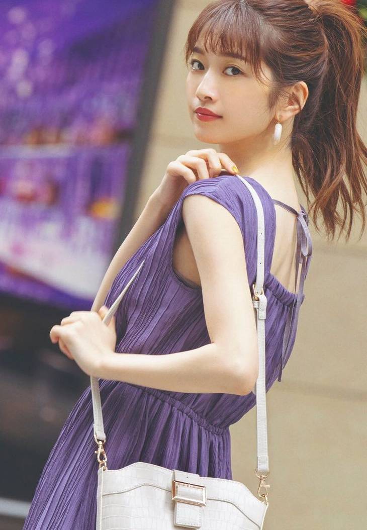 小室安未：日本冷淡风清秀气质美女