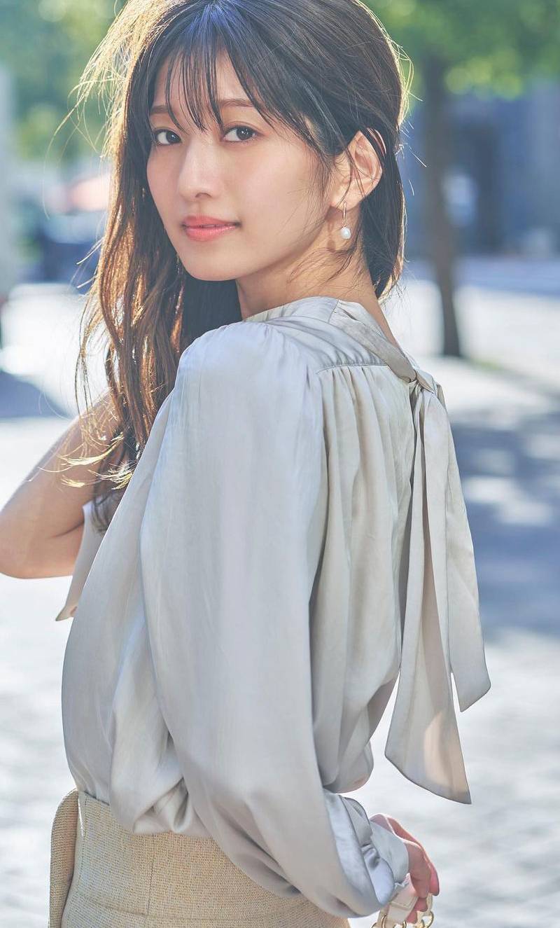 小室安未：日本冷淡风清秀气质美女