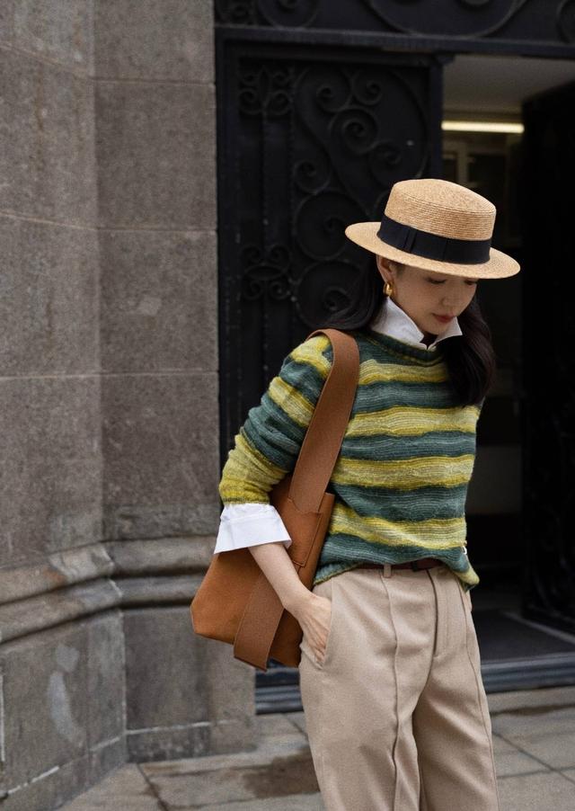 初秋穿衣学习层次感叠穿，既高级还显高显瘦