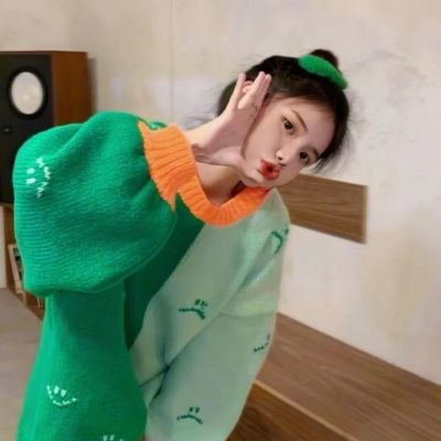 女生输了给对方玩一个月电脑 她的秘密被人发现了