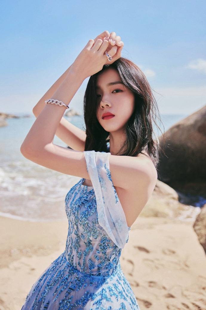 杨颖柳岩关晓彤钟楚曦王楚然红毯争艳!众多美女性感火辣