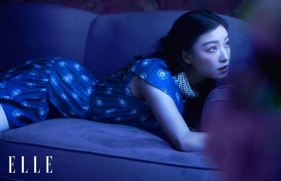 倪妮穿短裙大秀白皙长腿！身材性感柔美动人