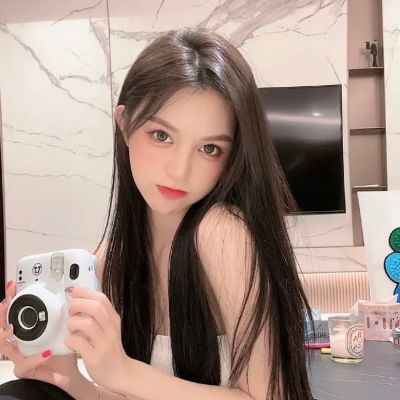 办公室就我和领导两个人 这种如坐针毡的感觉谁懂