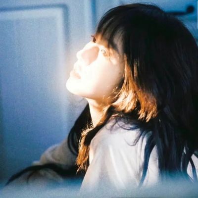 一旦男人开始碰你的手臂 碰你胳膊真实意图解读