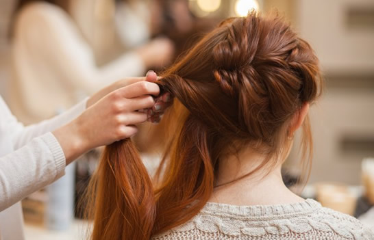 最完美无瑕的马尾辫怎么扎 只需5步缠绕完美又美观