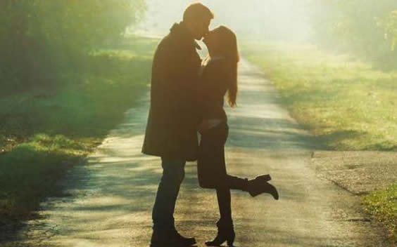 和女生接吻什么感觉 网友真实答案是这样