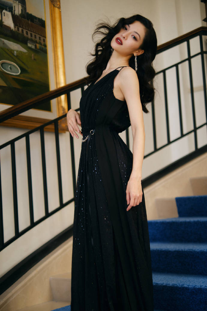 杨颖柳岩关晓彤钟楚曦王楚然红毯争艳!众多美女性感火辣