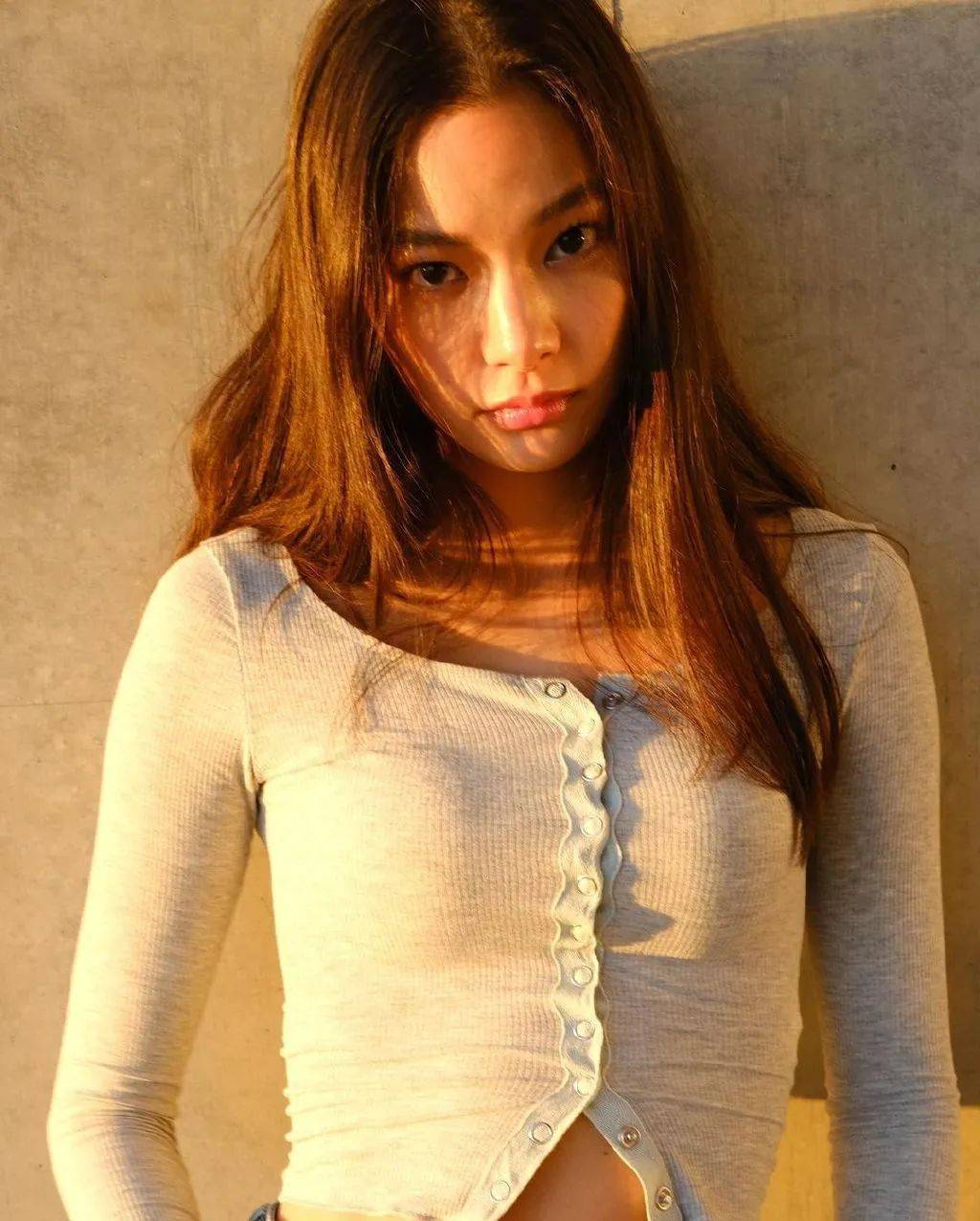 日本女星织田梨沙写真大秀小蛮腰!白皙肌肤靓丽妩媚