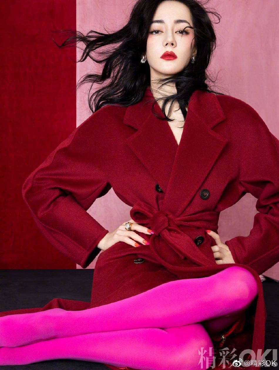 迪丽热巴穿红色长裙大秀美背超妩媚!雪肤玉貌太性感撩人