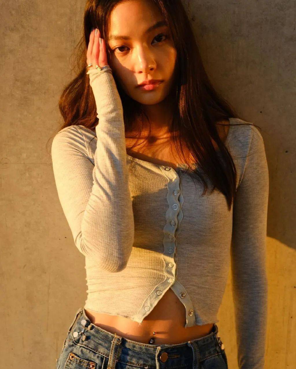 日本女星织田梨沙写真大秀小蛮腰!白皙肌肤靓丽妩媚