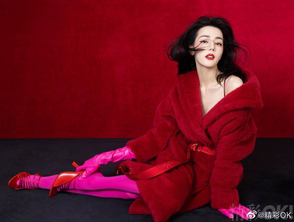 迪丽热巴穿红色长裙大秀美背超妩媚!雪肤玉貌太性感撩人