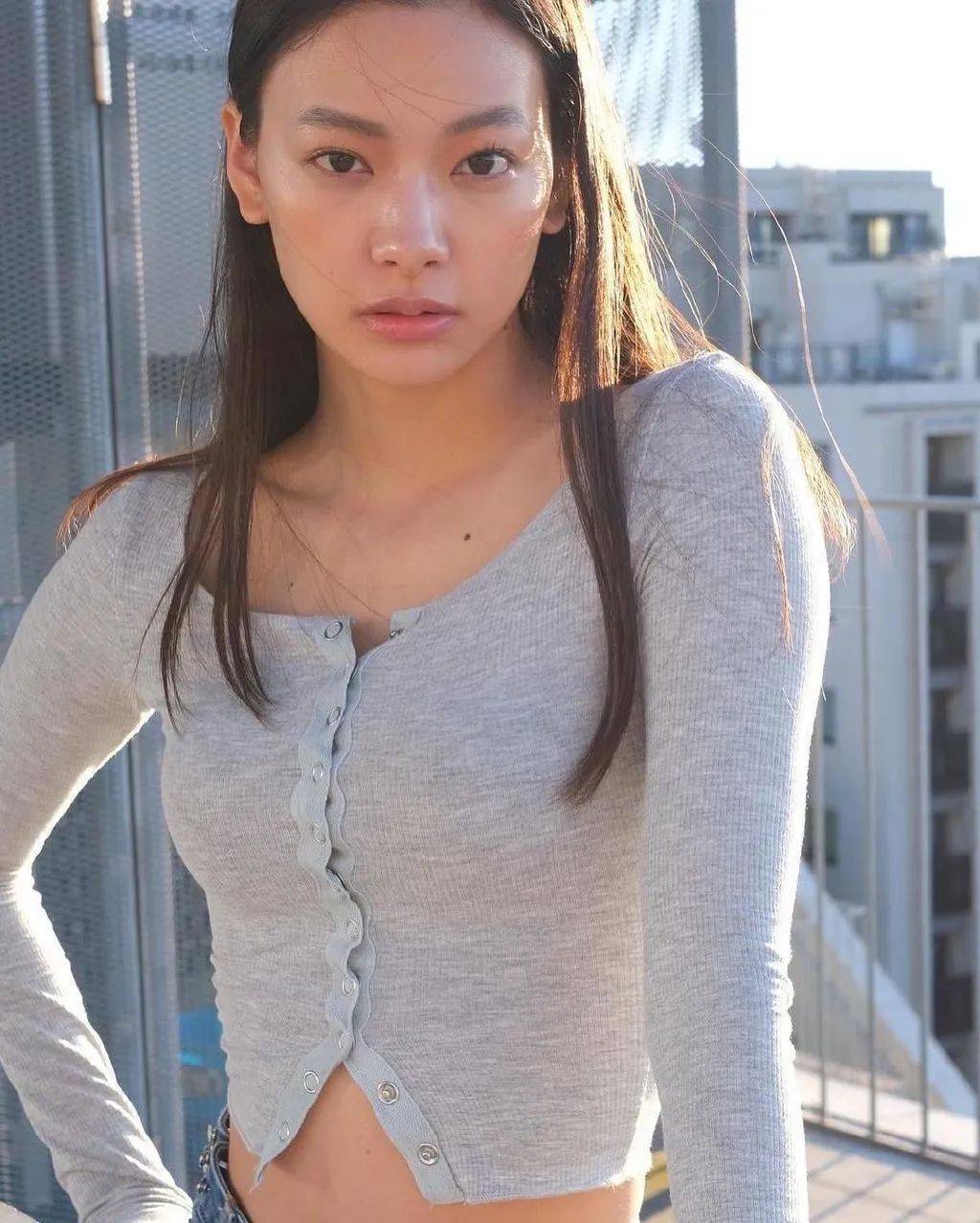 日本女星织田梨沙写真大秀小蛮腰!白皙肌肤靓丽妩媚