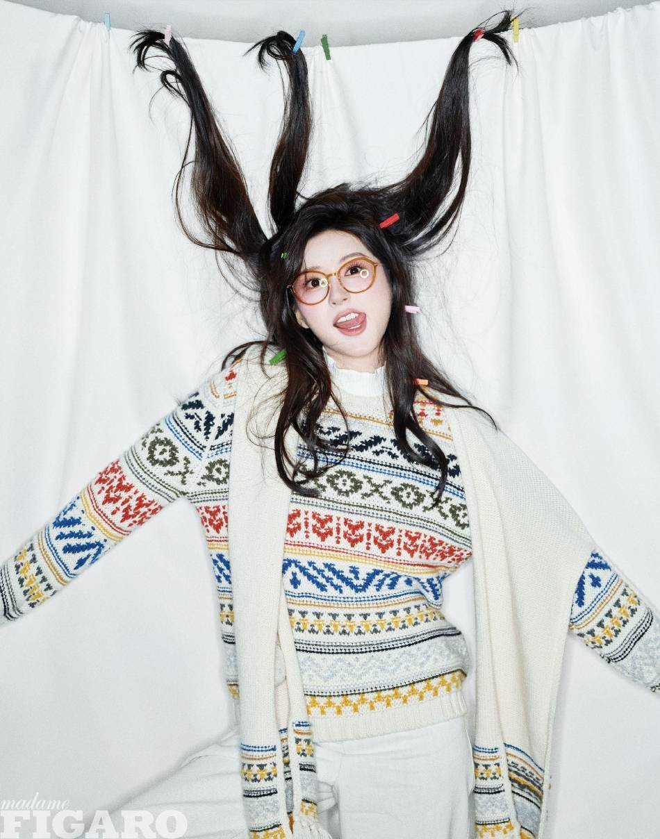 赵露思新写真变身甜辣少女!雪肤玉貌美得让人窒息