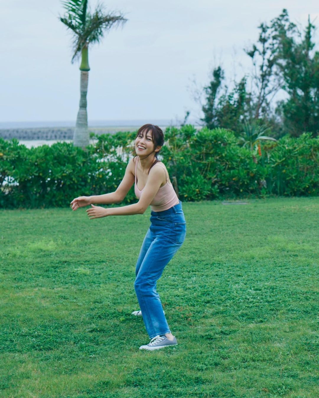 鹫见玲奈：露出美丽的大腿“感动的美丽”“太可爱了！！”