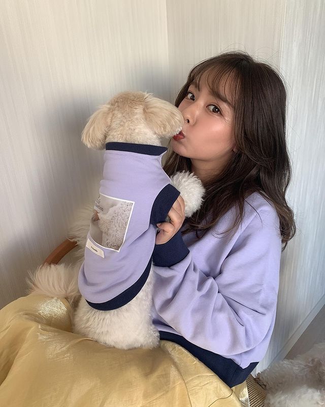 爱狗的女孩都很美!大眼正妹《山田菜菜》引退后让人依旧想念她的性感!