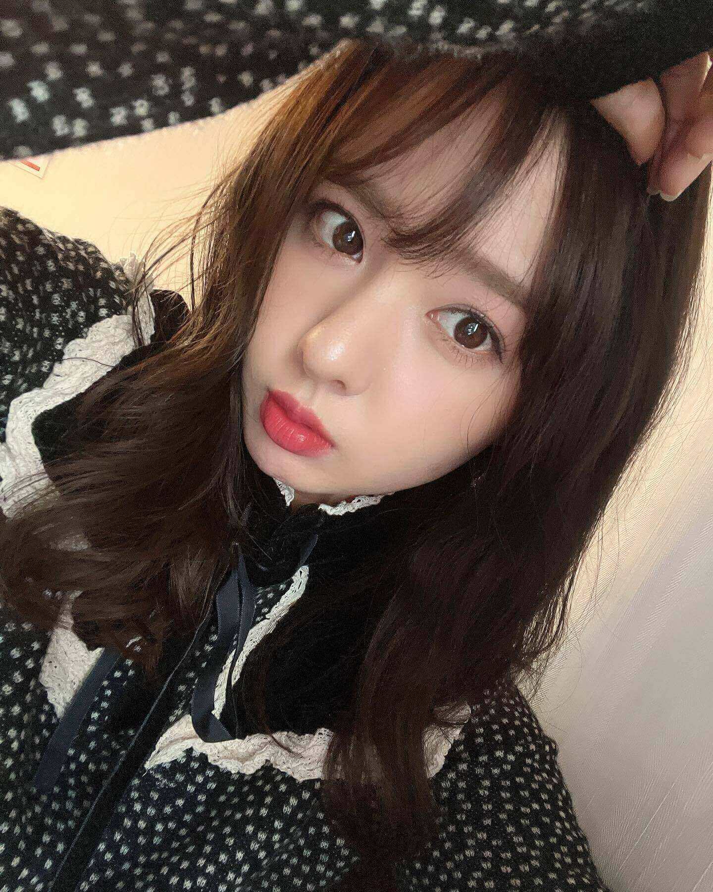 爱狗的女孩都很美!大眼正妹《山田菜菜》引退后让人依旧想念她的性感!